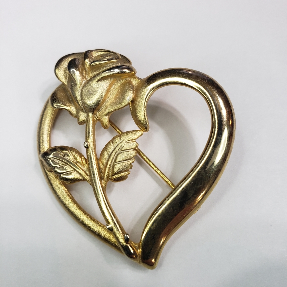 Heart Flower Brooch.